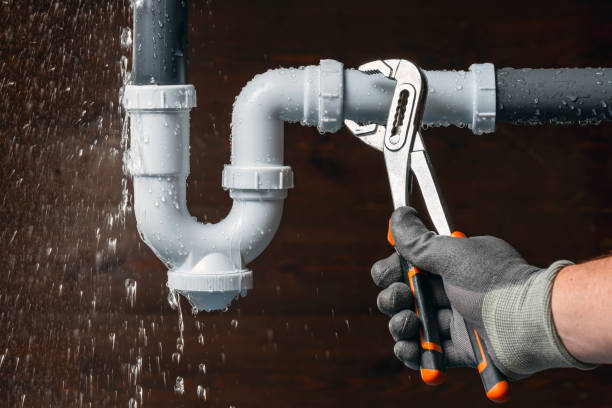 Professional Gas Line Repair technician working in Onward, IN